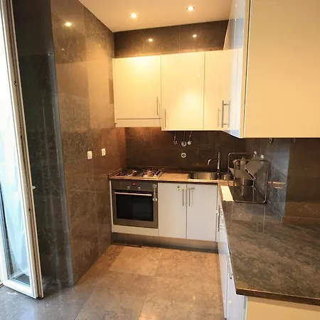 Myplace - Lisbon - Camoes