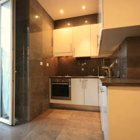 Myplace - Lisbon - Camoes Apartment *