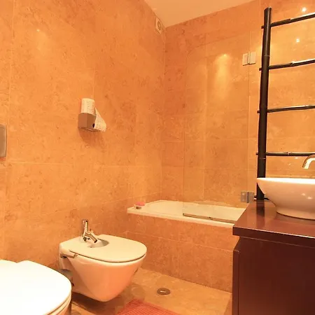 Myplace - Lisbon - Camoes