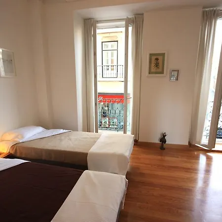 Myplace - Lisbon - Camoes